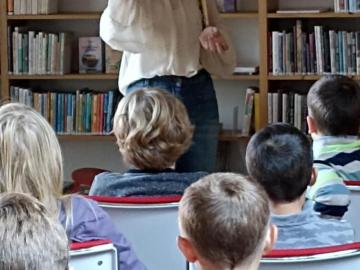 Beseda S Lucií Hlavinkovou pro 4. a 5. třídu a pro školní družinu. Autor fotografie Markéta Krapková.