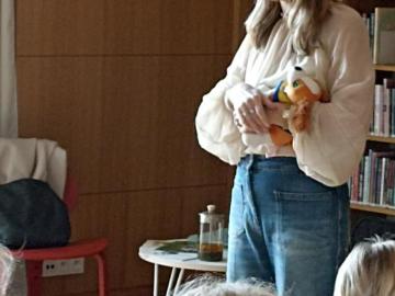 Beseda S Lucií Hlavinkovou pro 4. a 5. třídu a pro školní družinu. Autor fotografie Markéta Krapková.