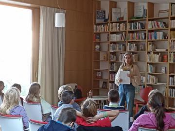 Beseda S Lucií Hlavinkovou pro 4. a 5. třídu a pro školní družinu. Autor fotografie Markéta Krapková.
